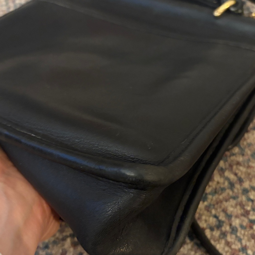 Vintage Coach Willis Leather Crossbody Bag in Black - Picture 11 of 16
